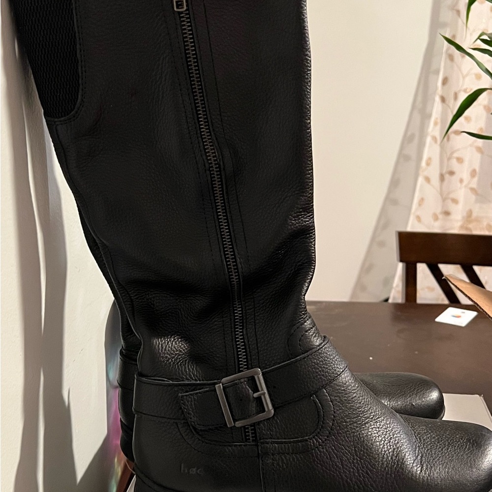 Boc boots in like new condition